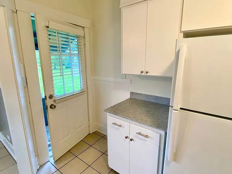 15721 Main St E — Photo 11