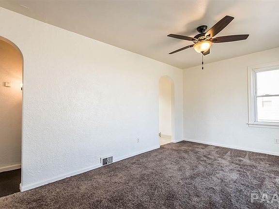 3rd image of 1516 E Hendryx Pl
