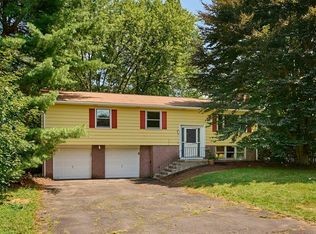 131 Tracy Cir, Amherst, MA 01002