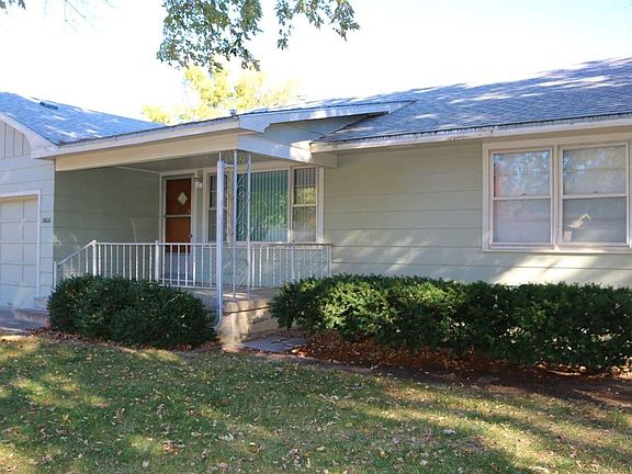 2nd image of 2600 Rosewood Ave