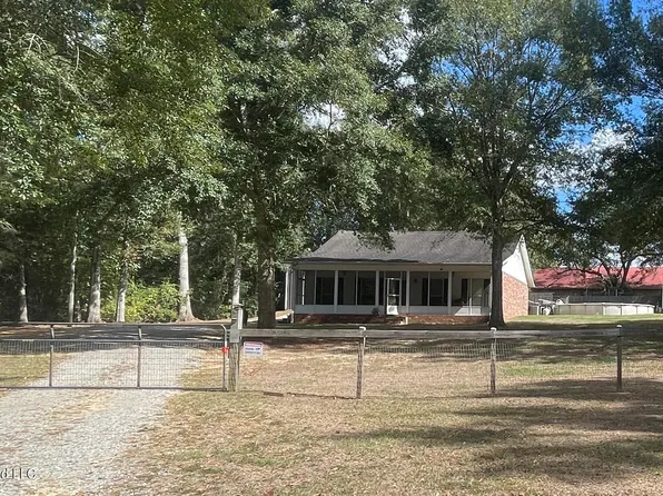 22 Jeff Smith Ln, Poplarville, MS 39470