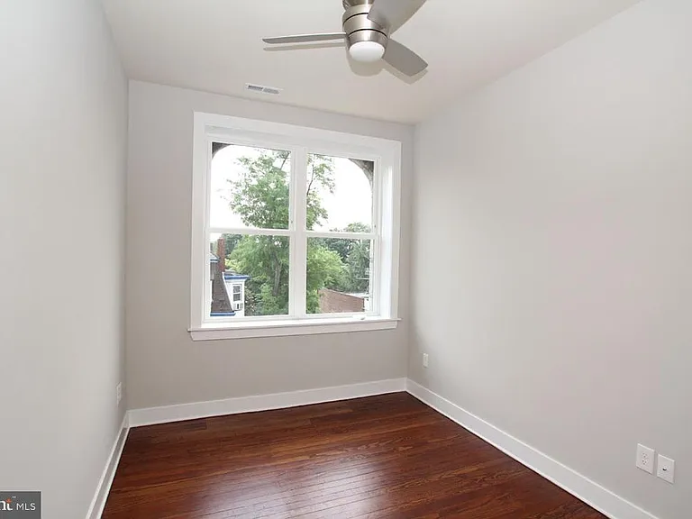 400 S 45th St #4C — Photo 7
