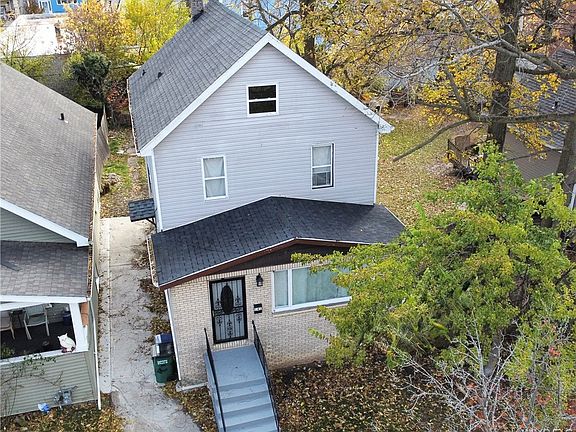 3rd image of 141 Westminster Ave