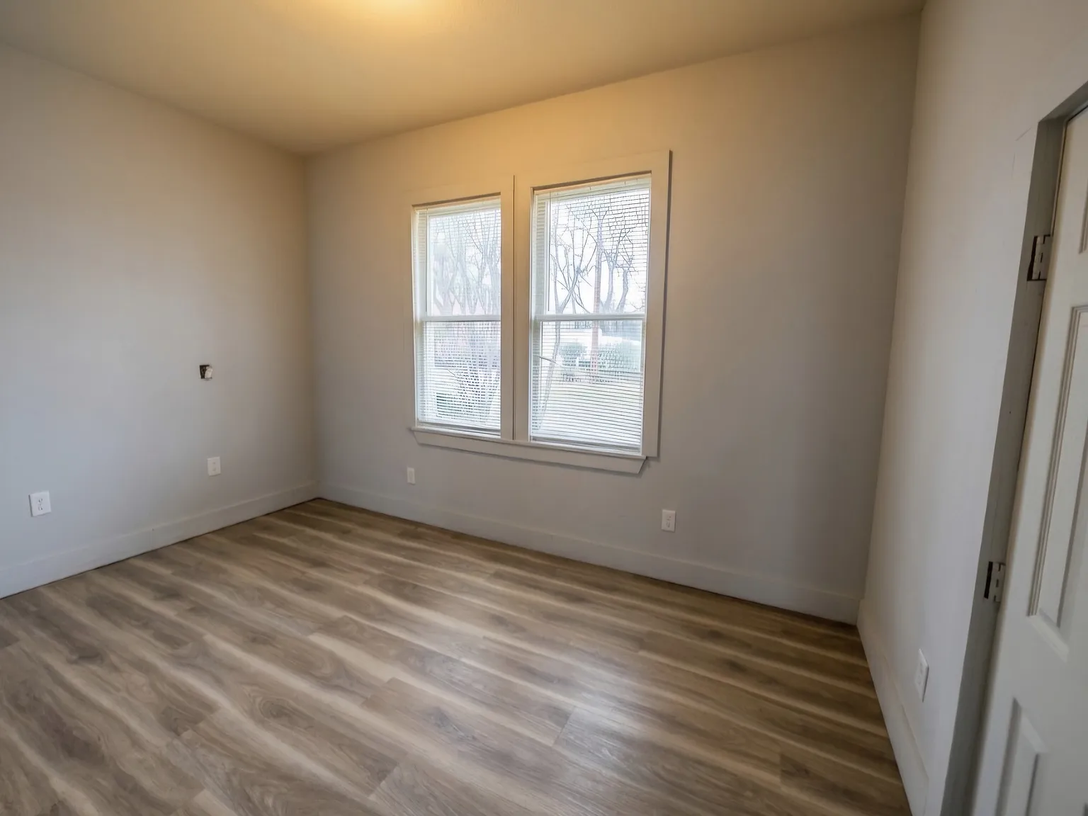 2 bed, 900 sqft, $1,200 — Photo 4