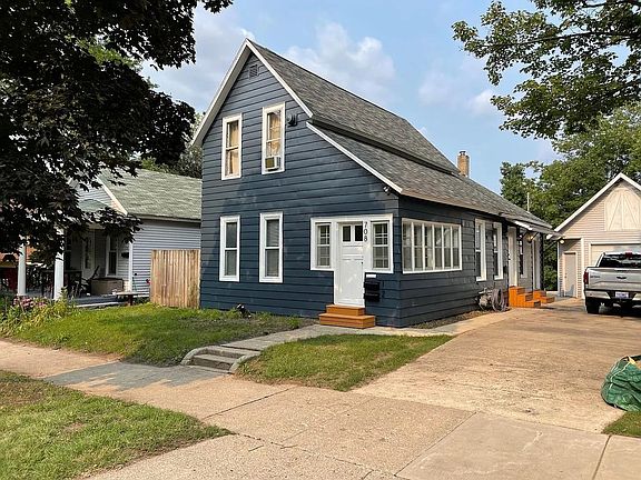2nd image of 708 Coit Ave NE
