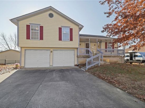 508 Quail Creek Dr, Odessa, MO 64076