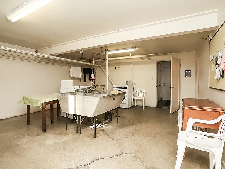 1283 Elizabeth St — Photo 23