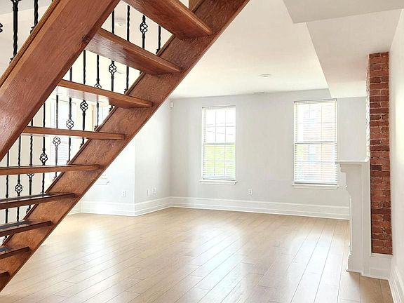 5th image of 2948 W Girard Ave