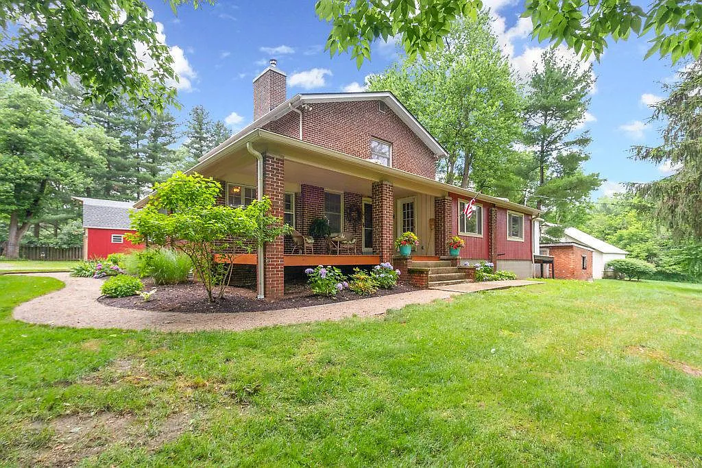 8194 Olentangy River Rd photo 1