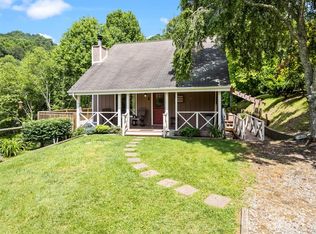 949 Maple Springs Dr, Waynesville, NC 28785