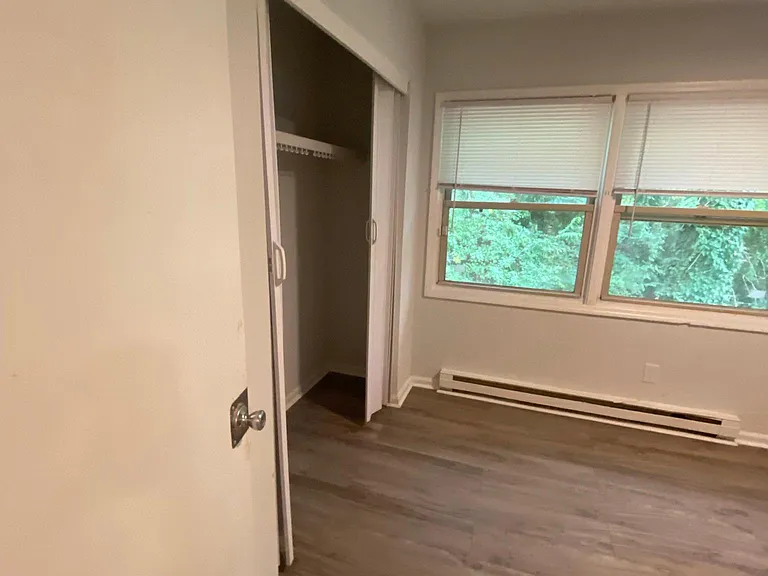 W.R. Cropper Apartments — Photo 16