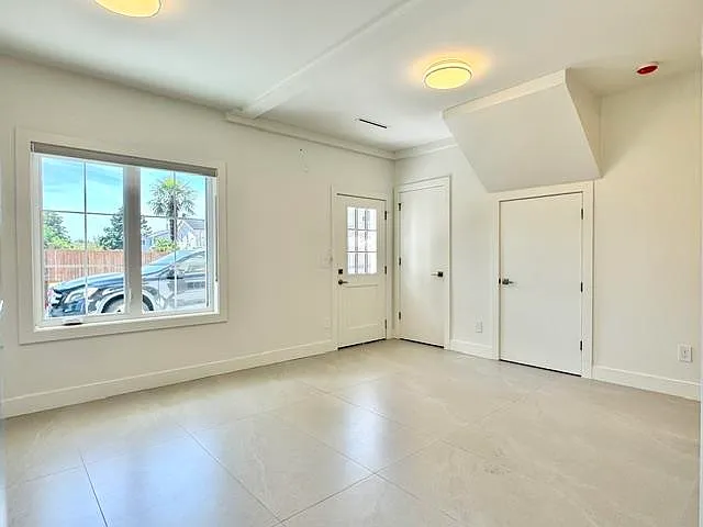 4911 No 5 Rd #X — Photo 7
