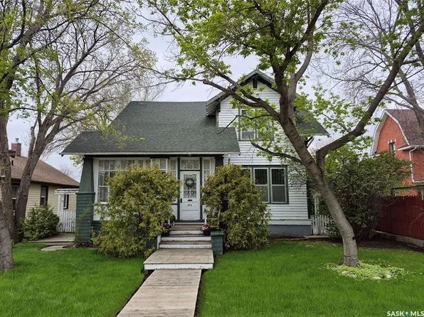 244 3rd AVENUE NW, Swift Current, SK S9H 0S1