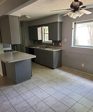 5th image of 3413 Urban Dr