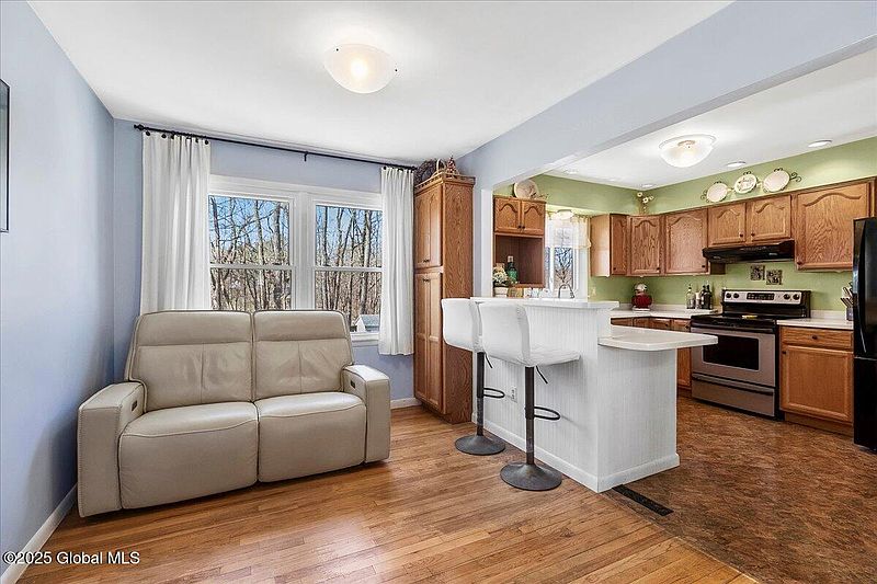 5th image of 67 Fairlawn Drive