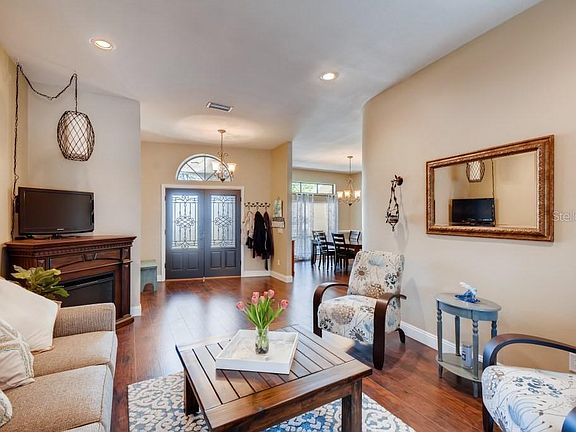 5th image of 3819 Buckingham Loop Dr