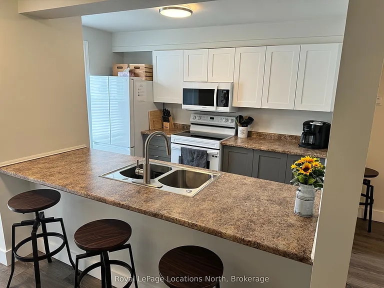 127 Alfred St W #17 — Photo 2