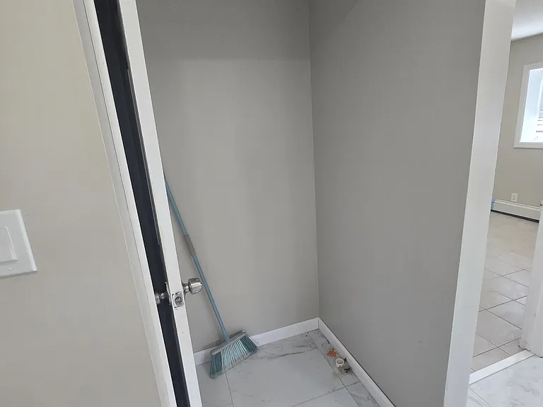 208 Hilltop Dr — Photo 9