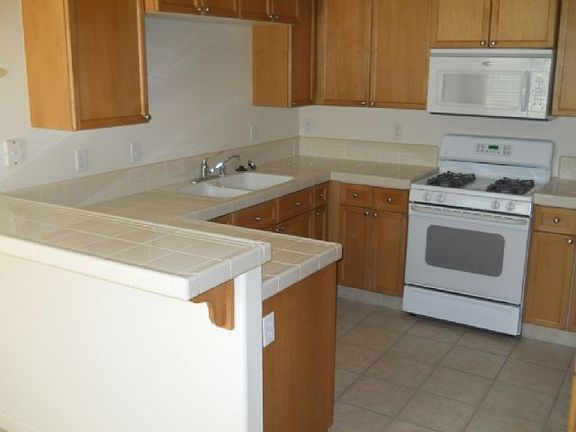 4th image of 1701 Cherrywood Way