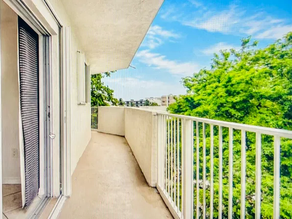 1975 Normandy Dr, Miami Beach, FL 33141
