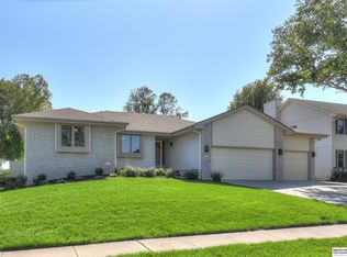 17453 T St, Omaha, NE 68135