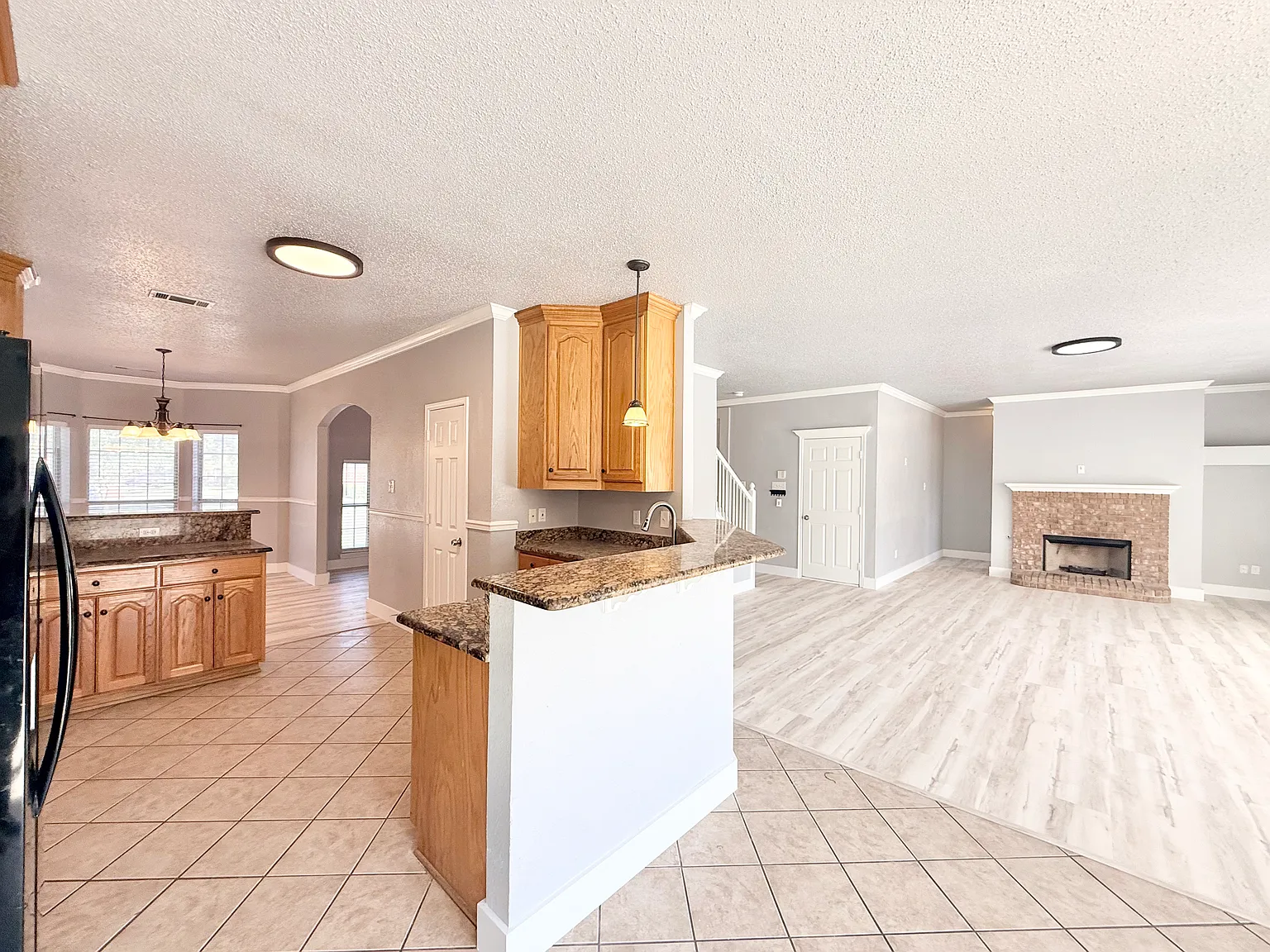 4 bed, 2.5 bath, 3120 sqft, $3,450 — Photo 4