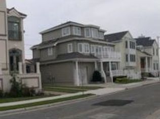 105 S Douglas Ave, Margate, NJ 08402