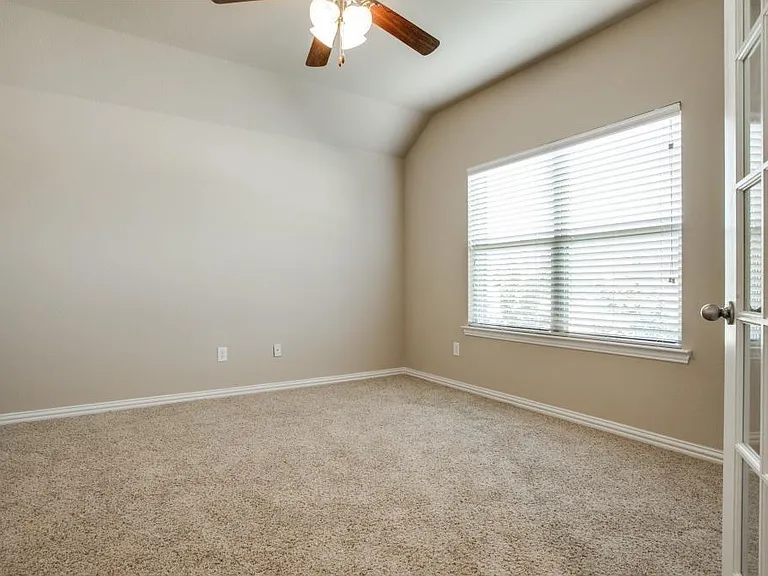1120 Villa Paloma Blvd — Photo 9