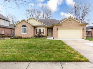 39708 Southpointe Ave, Harrison Township, MI