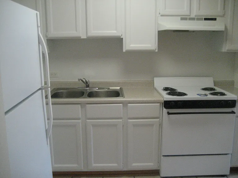 College Avenue Apartments, Inc. — Photo 8