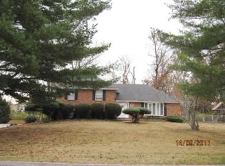 706 Kleewood Dr, Fulton, MO 65251