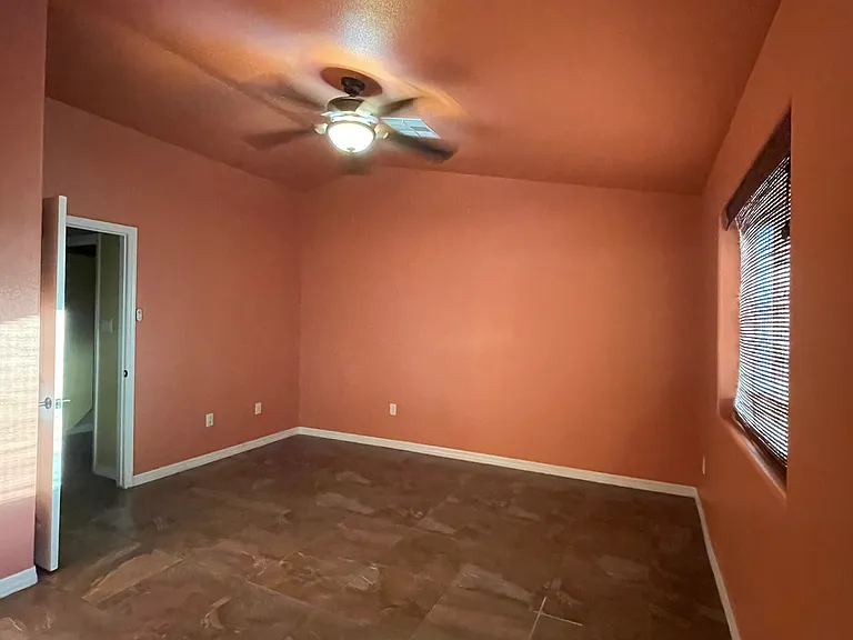 597 N Marshall Loop Ct — Photo 10