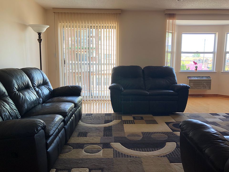 1st image of 5 Cove Ln APT 2B