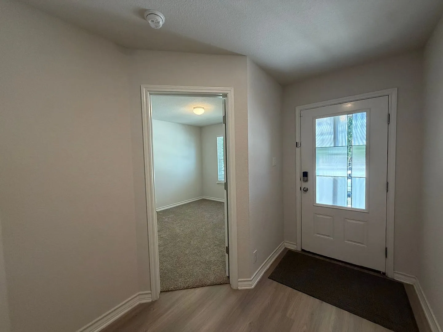 Move-In Ready 4BR/2BA — Photo 3