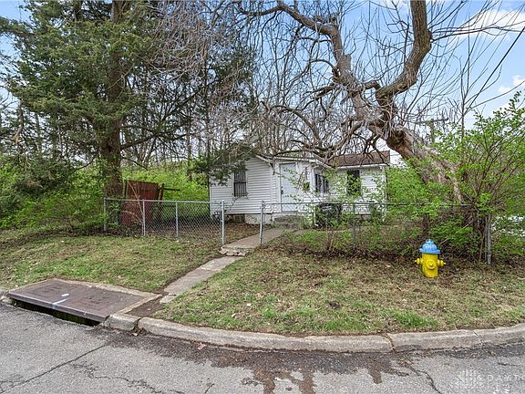 2nd image of 501 Fleetfoot Ave