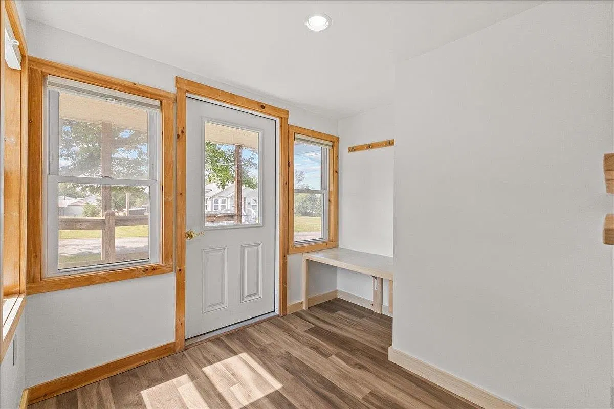 2 bed, 2.0 bath, 2012 sqft, $2,000 — Photo 3