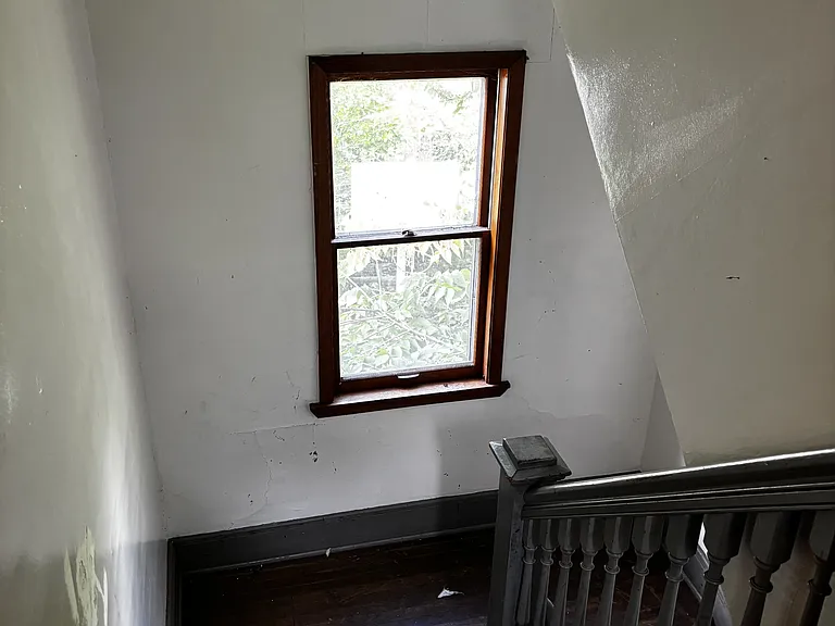 2468 S 6th St — Photo 25