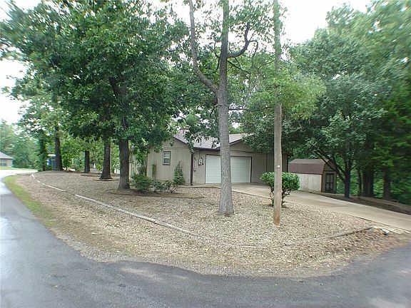 3rd image of 50 Westbury Dr