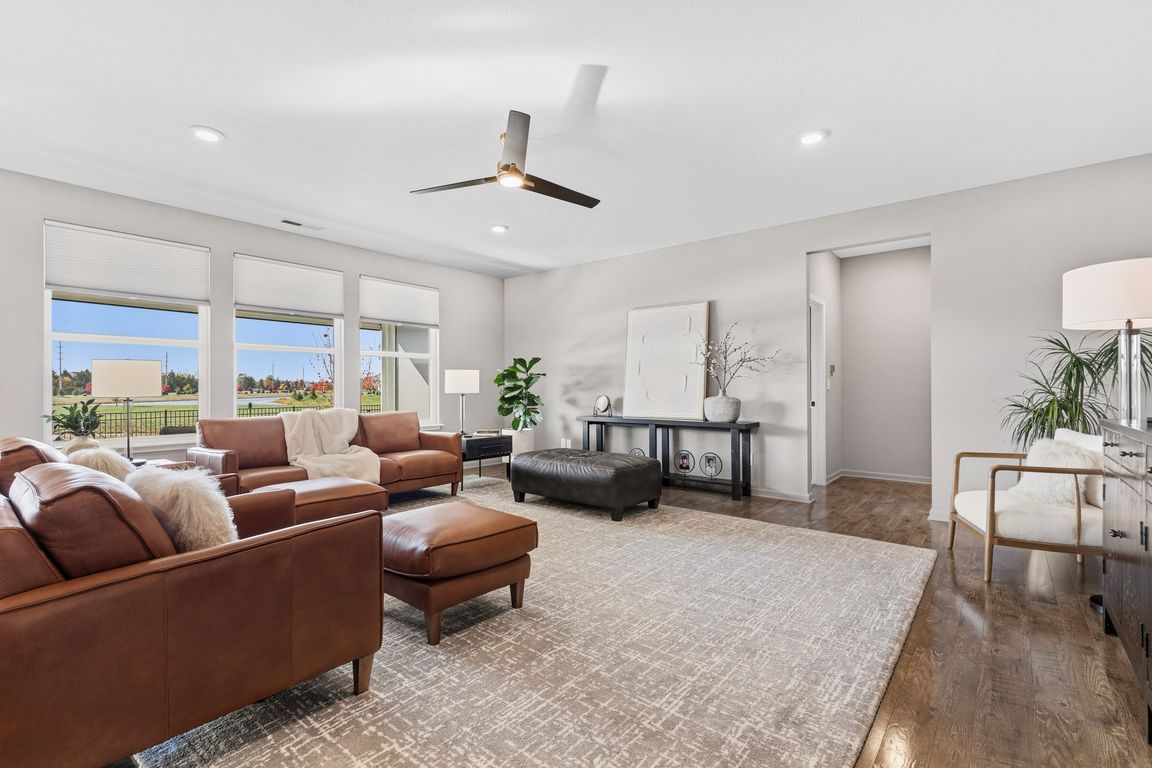 next background image