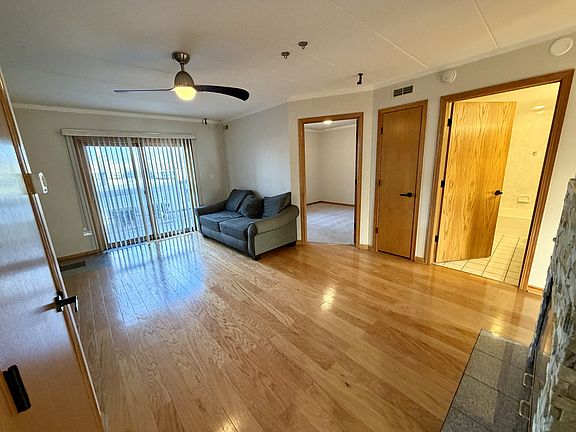 3rd image of 5632 S Narragansett Ave #101