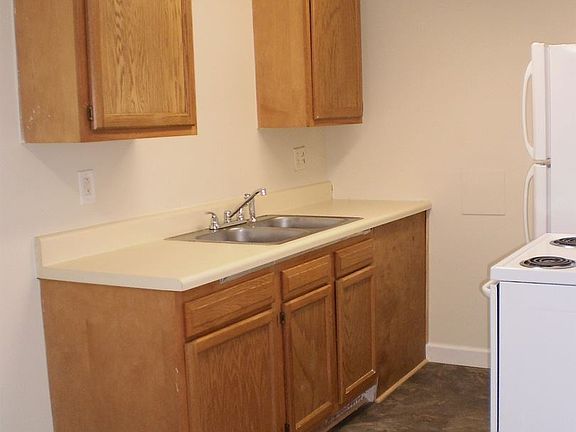 5th image of 220 Ogle Ave APT 10
