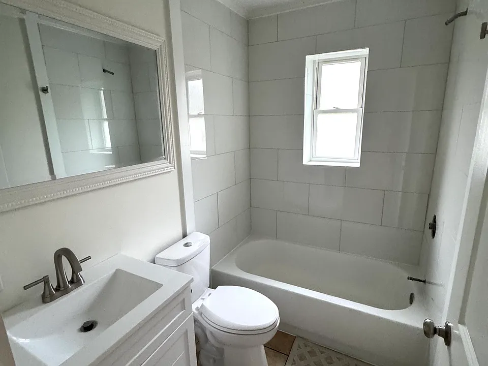 1327 Charleston Ave #2