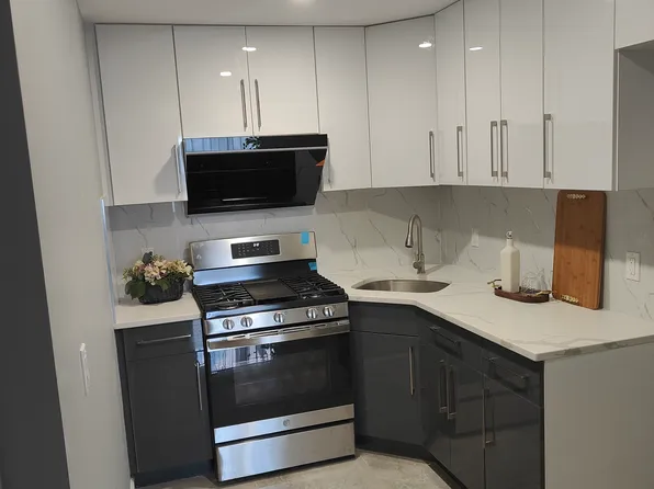 1725 68th Street image 7 of 10