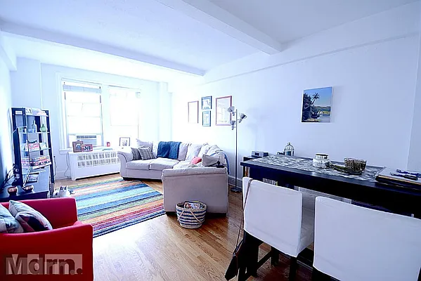 Rented by Mdrn Residential | media 10