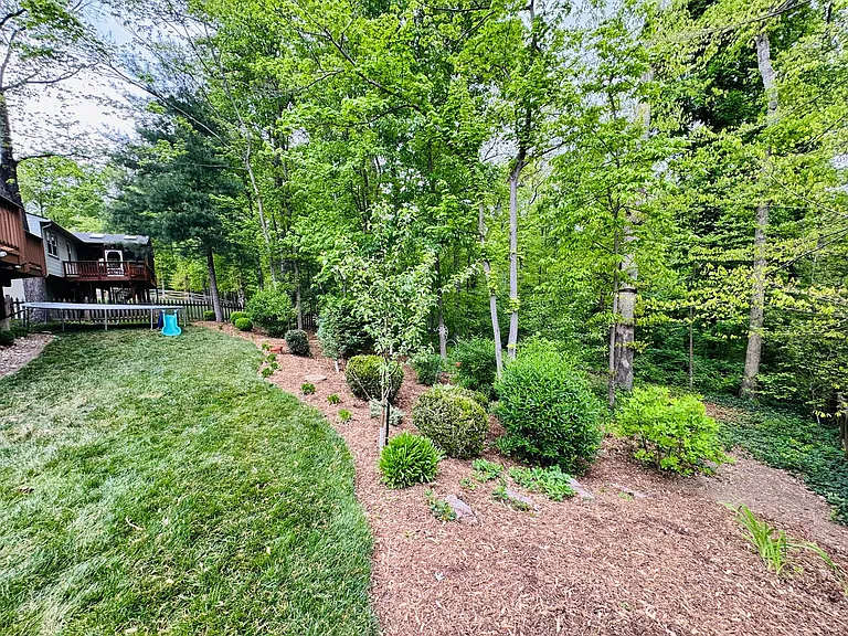 12525 Hedges Run Dr — Photo 7