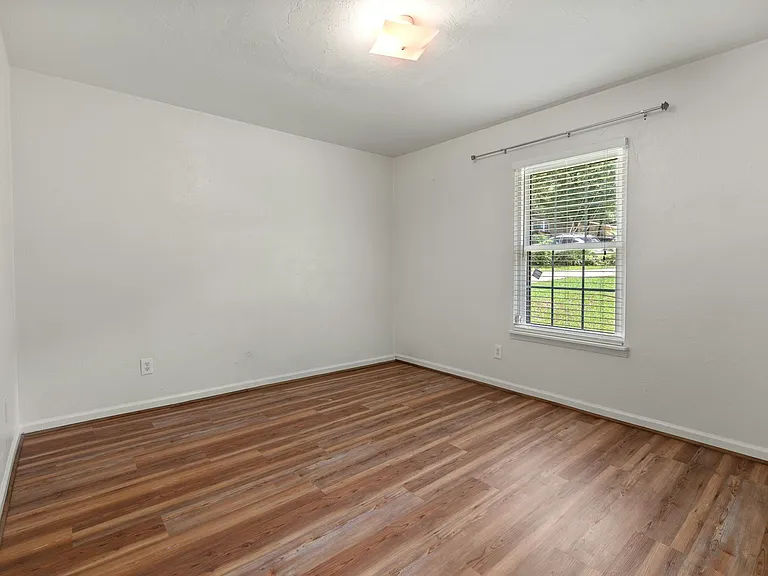 2434 Jolene Ln — Photo 32