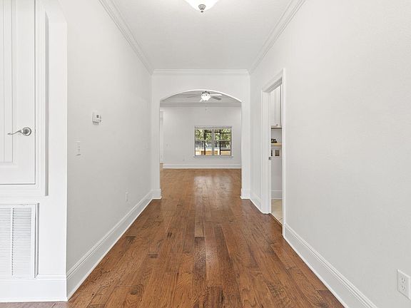 5th image of 20 Big Oak Ln
