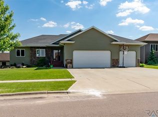 2709 E Augusta St, Brandon, SD 57005