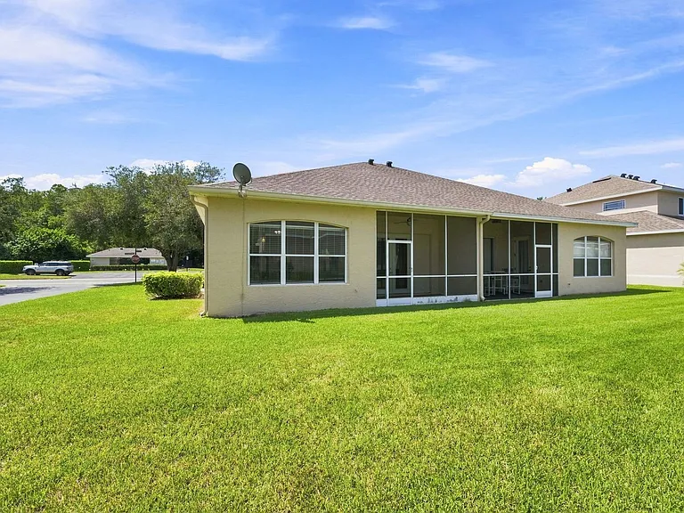 7505 Wimpole Dr — Photo 3