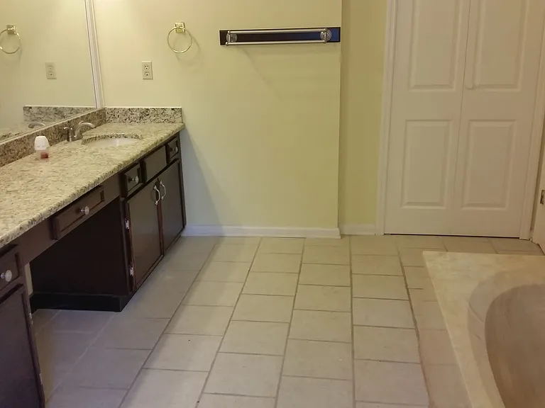 8 Saint Ives Ct — Photo 12
